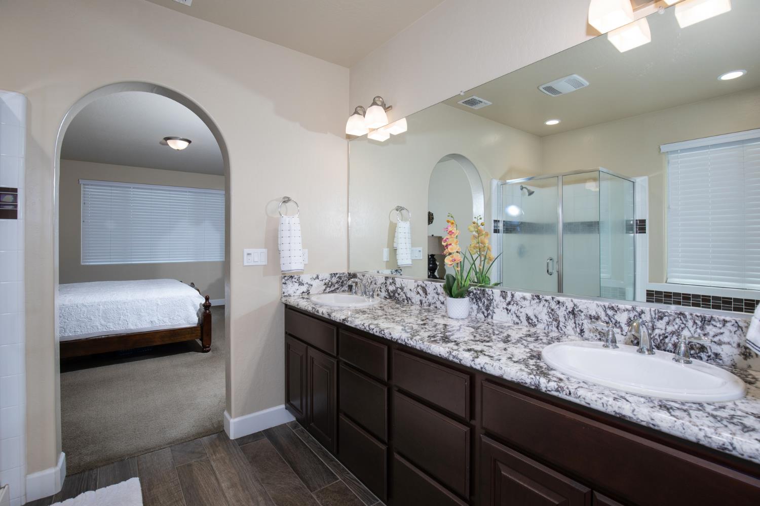 1041 Ridge Creek Estates Way, Dinuba, CA 93618