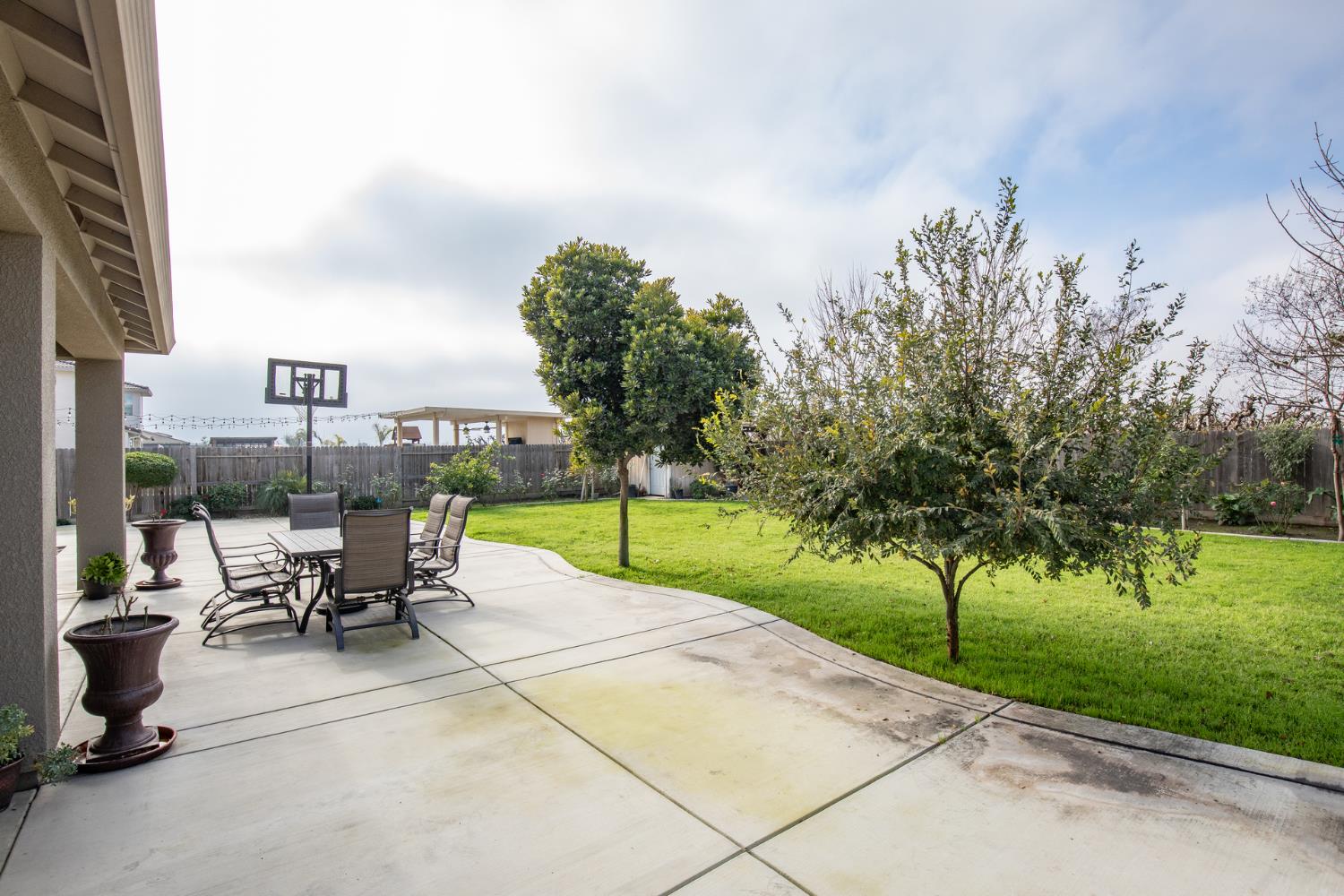 1041 Ridge Creek Estates Way, Dinuba, CA 93618