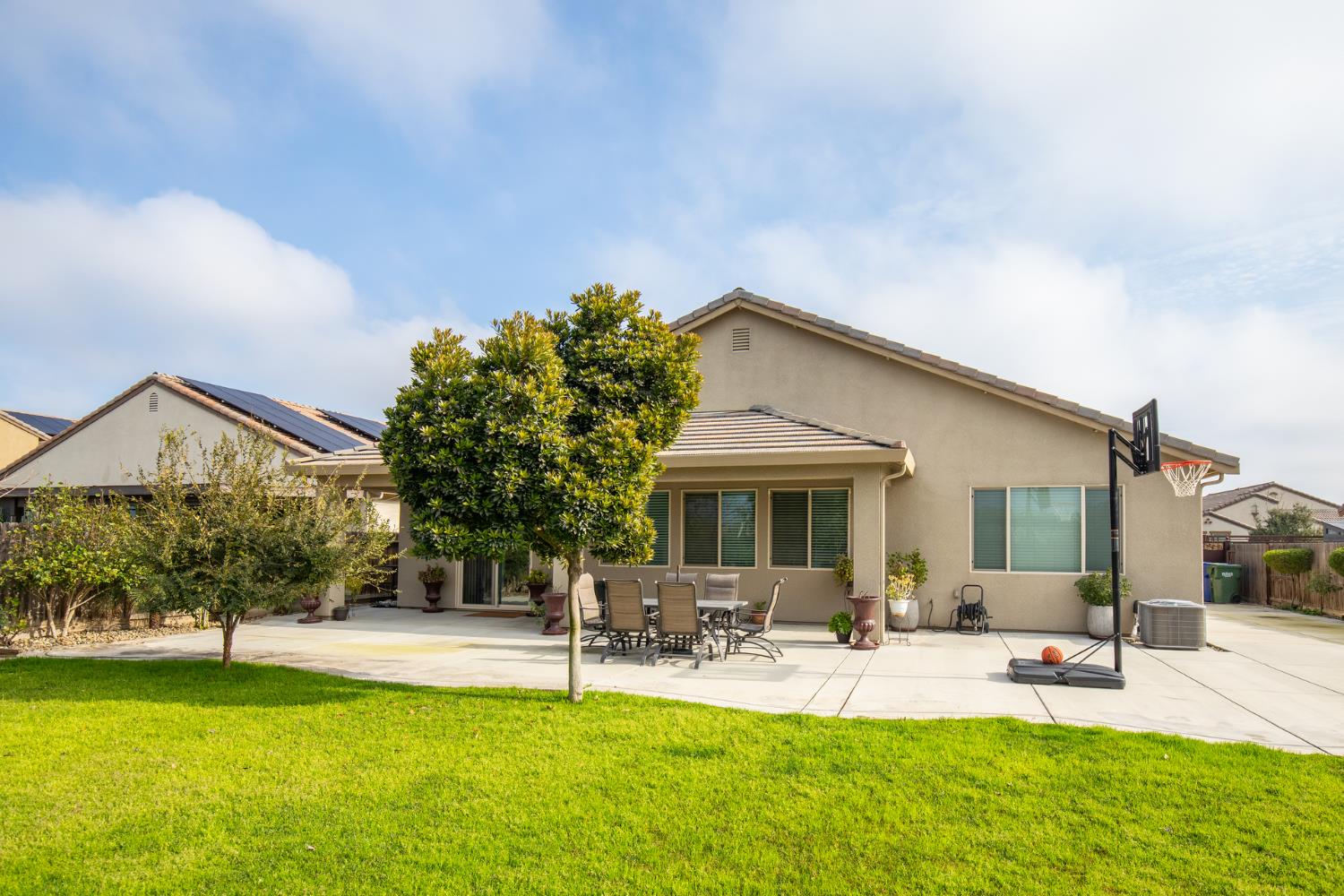 1041 Ridge Creek Estates Way, Dinuba, CA 93618