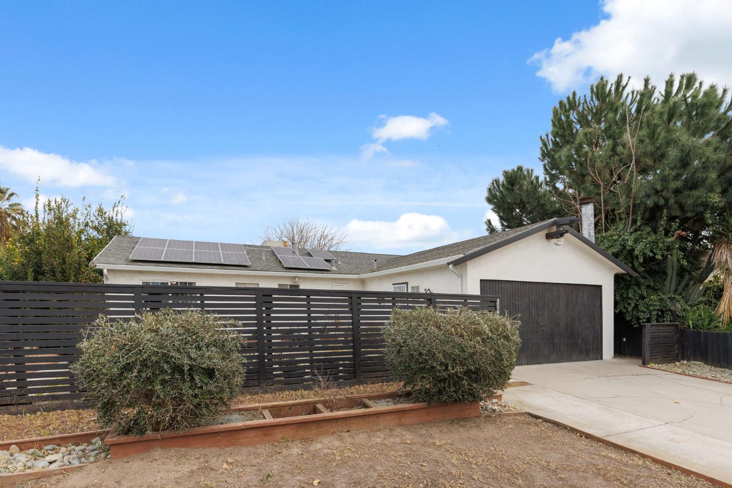 15940 Warfield Rd, Lathrop, CA 95330