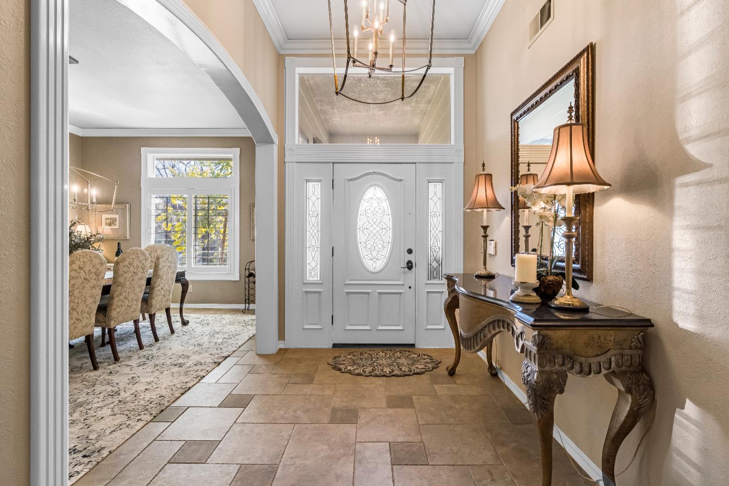 906 E Sutton Dr, Fresno, CA 93720