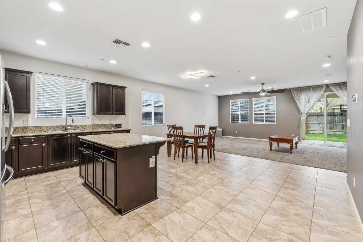 3917 E Myrtle Ave, Visalia, CA 93292