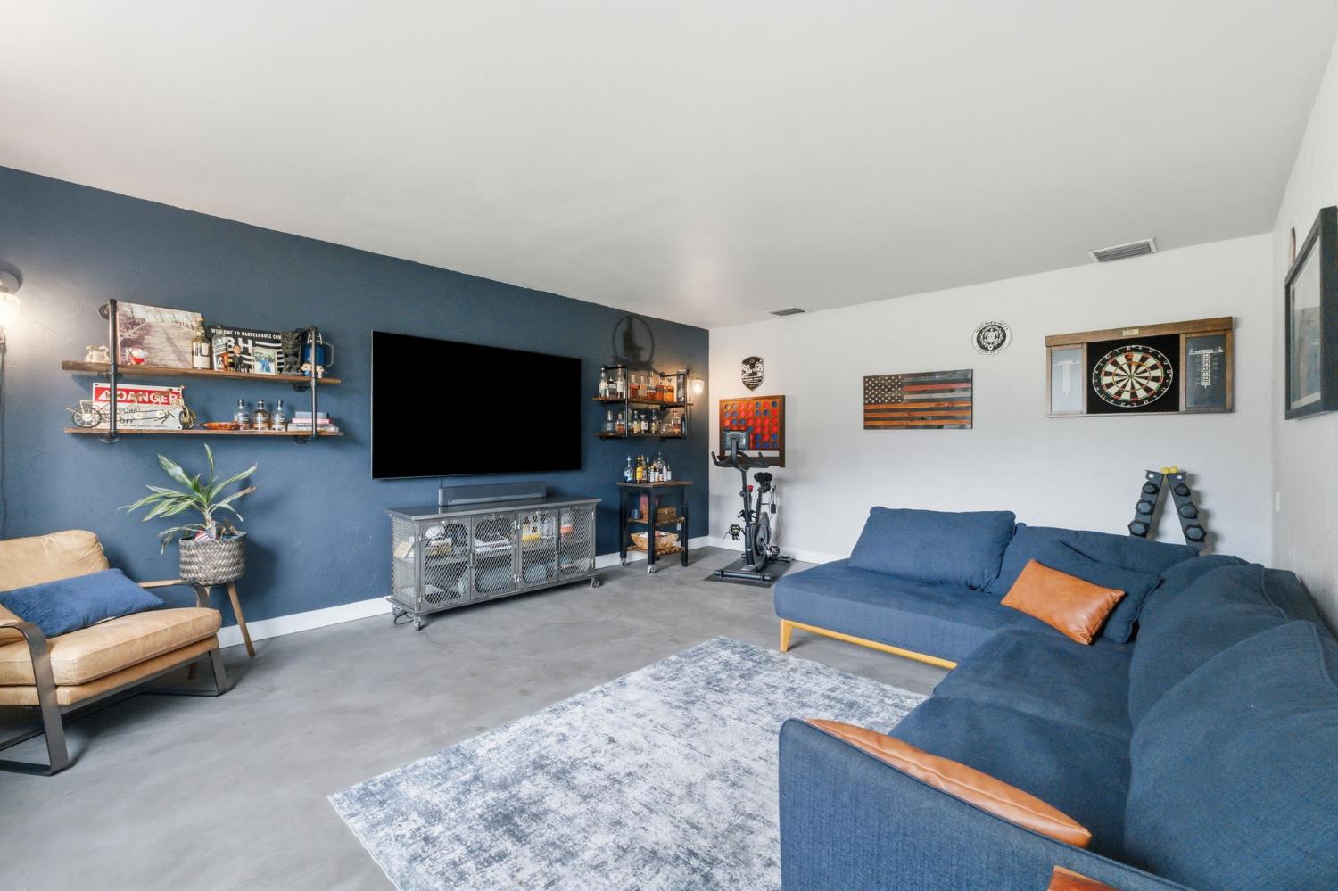 6244 N Farris Ave, Fresno, CA 93711