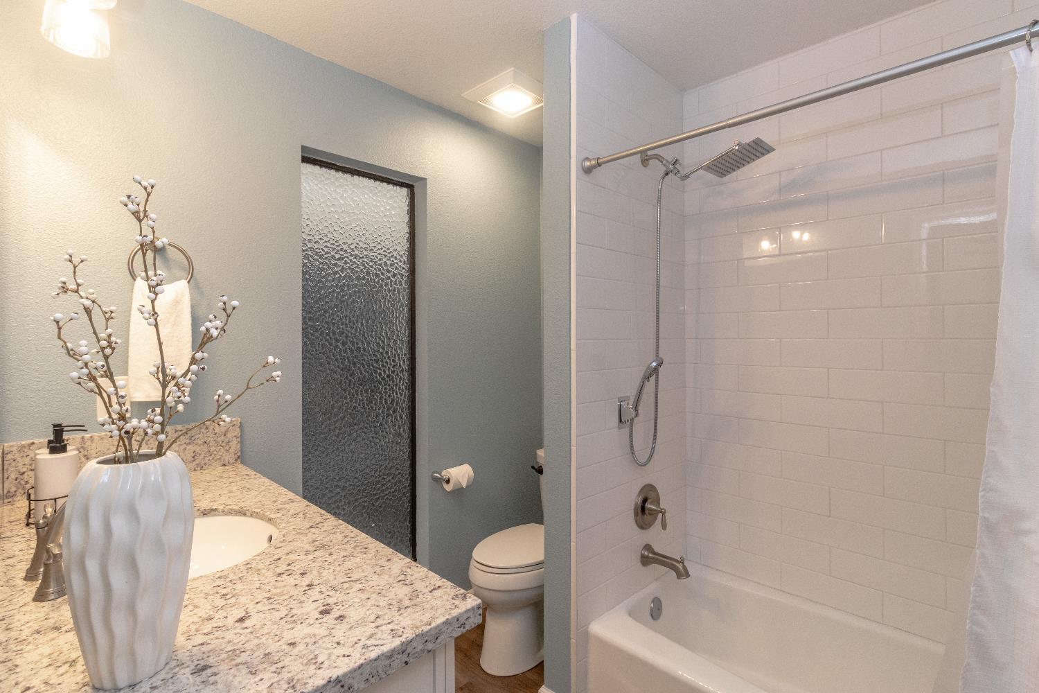 2058 W Calimyrna Ave #101, Fresno, CA 93711