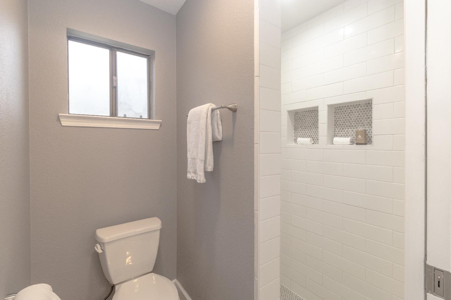 2058 W Calimyrna Ave #101, Fresno, CA 93711