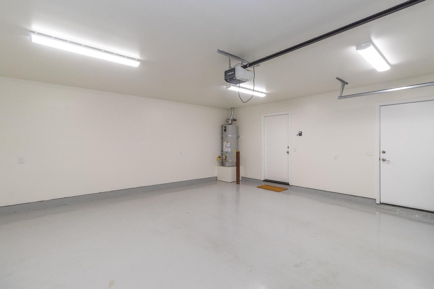 2058 W Calimyrna Ave #101, Fresno, CA 93711