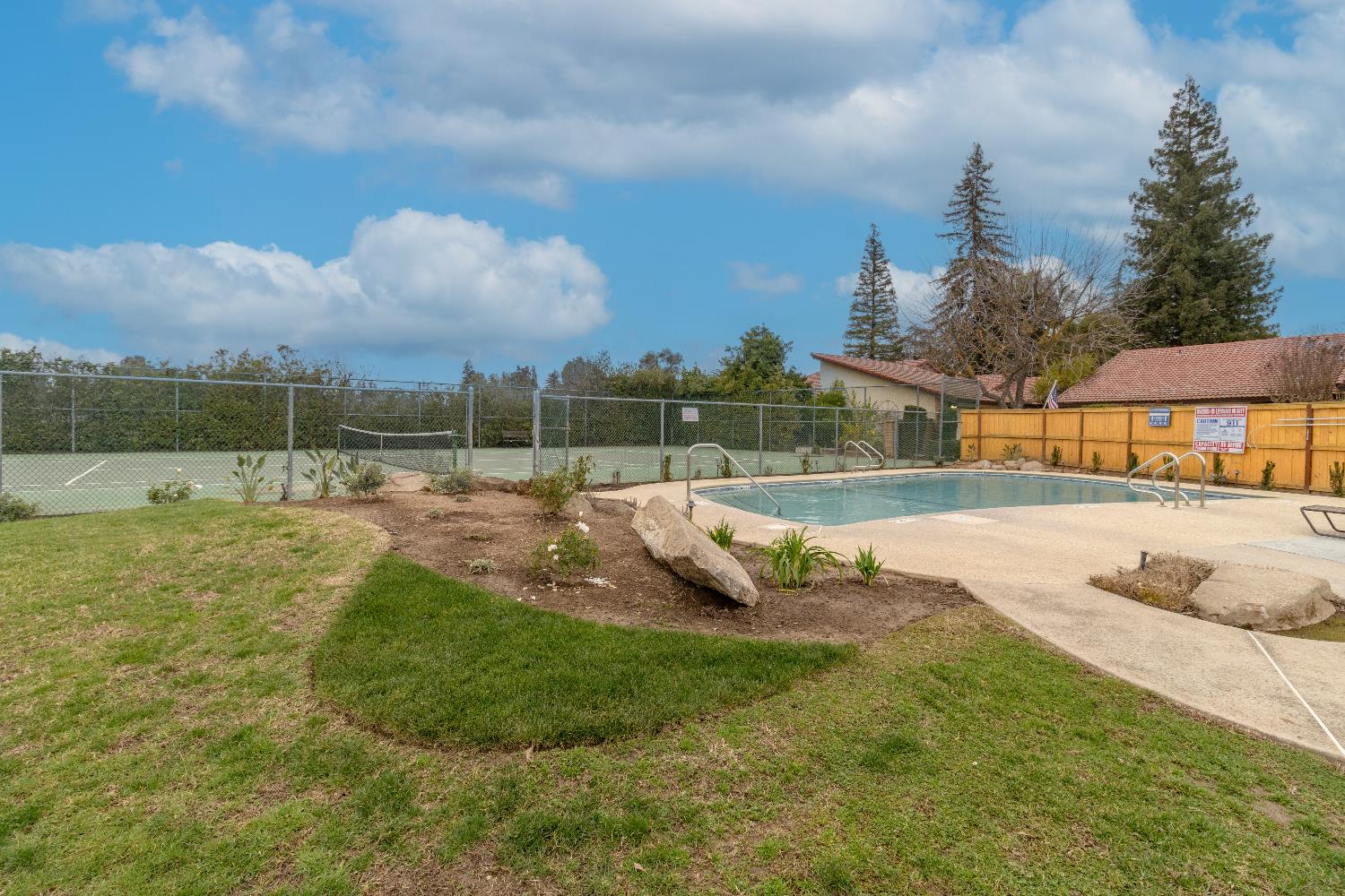 2058 W Calimyrna Ave #101, Fresno, CA 93711