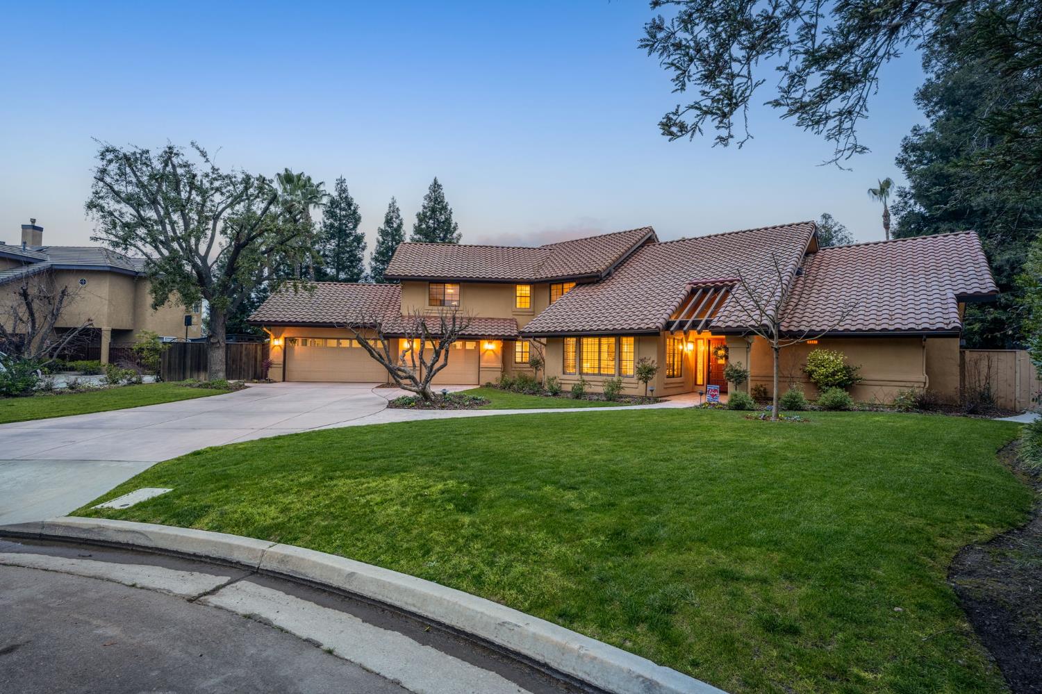 9981 N Madison Ridge Rd, Fresno, CA 93720