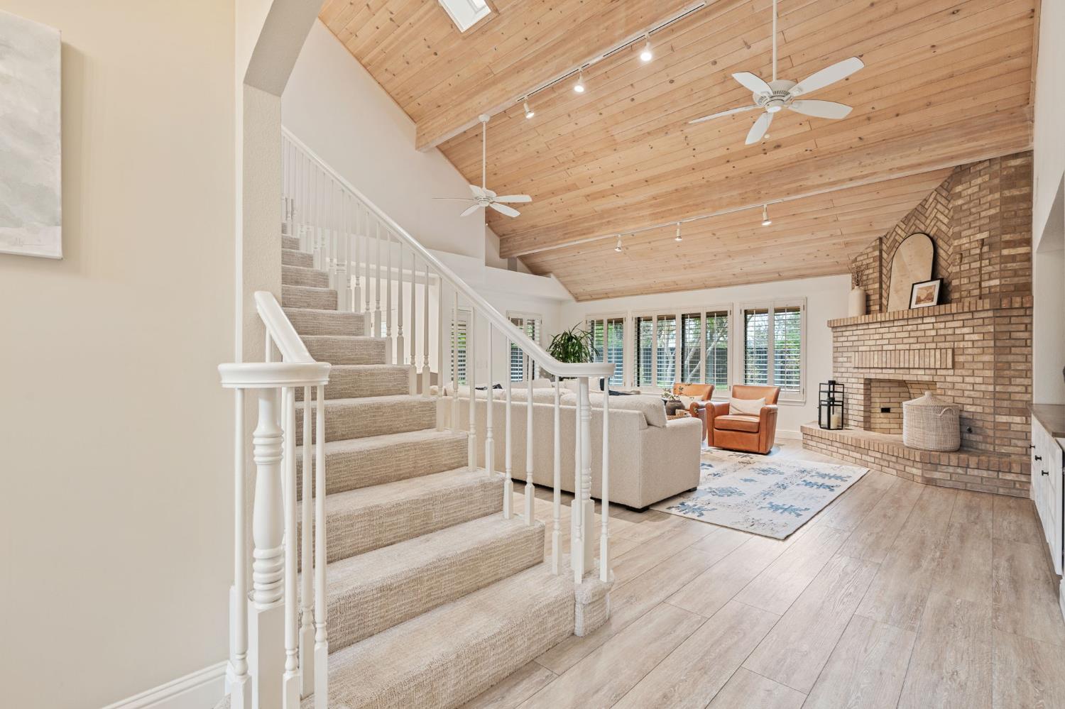 9981 N Madison Ridge Rd, Fresno, CA 93720