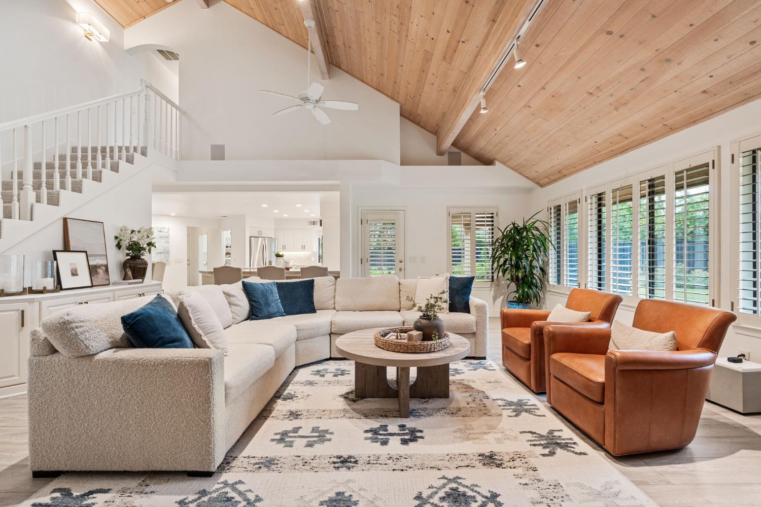 9981 N Madison Ridge Rd, Fresno, CA 93720