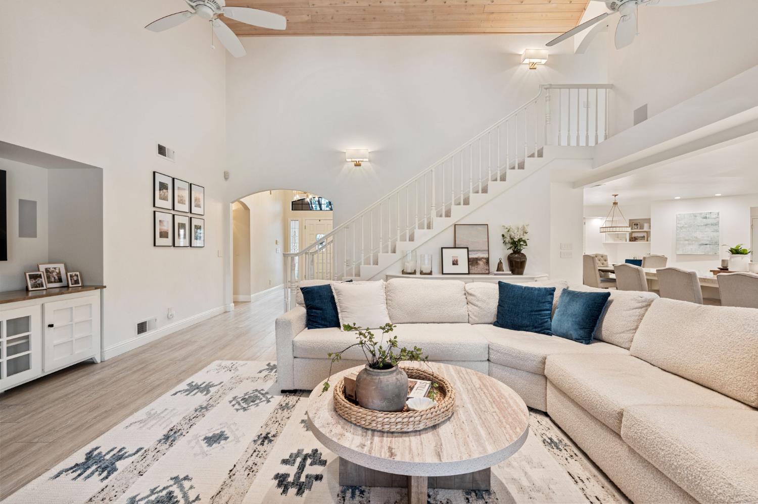 9981 N Madison Ridge Rd, Fresno, CA 93720