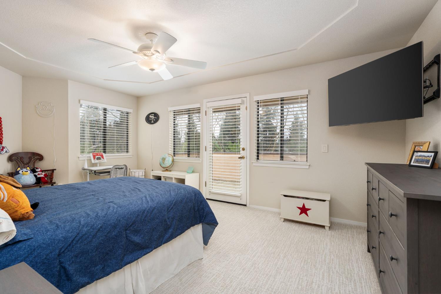 9981 N Madison Ridge Rd, Fresno, CA 93720