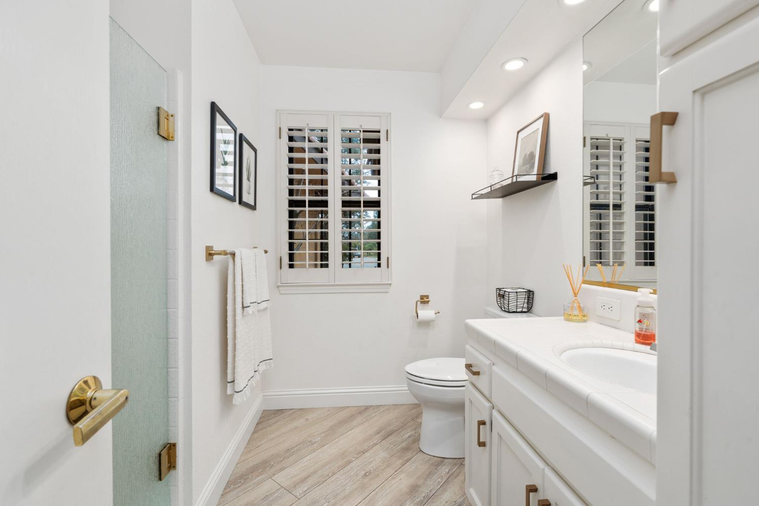 9981 N Madison Ridge Rd, Fresno, CA 93720