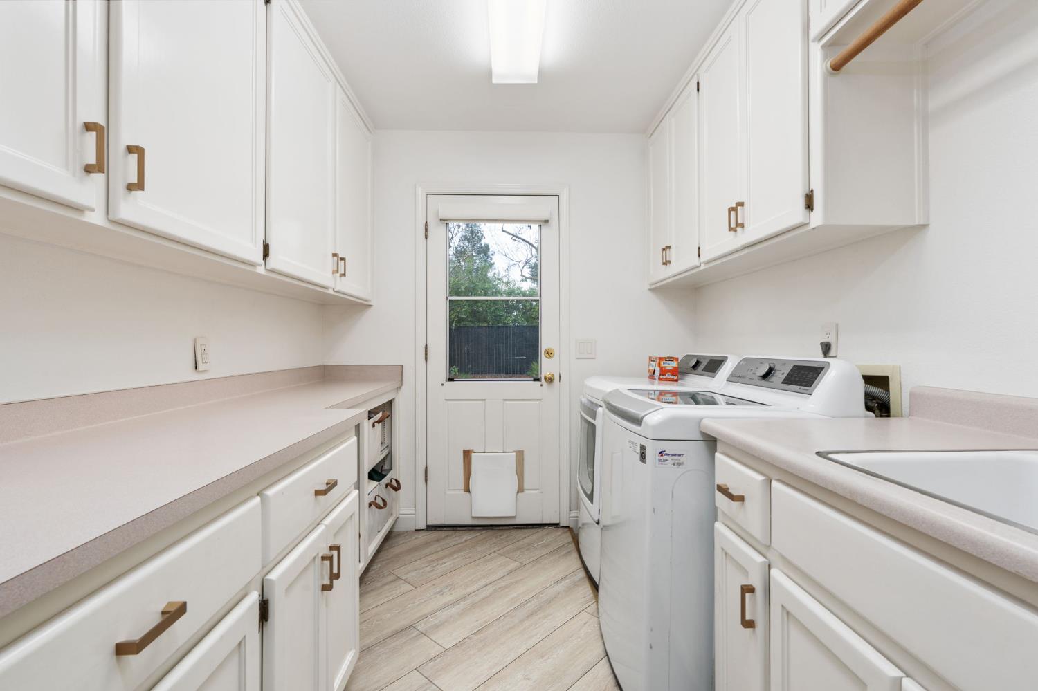 9981 N Madison Ridge Rd, Fresno, CA 93720