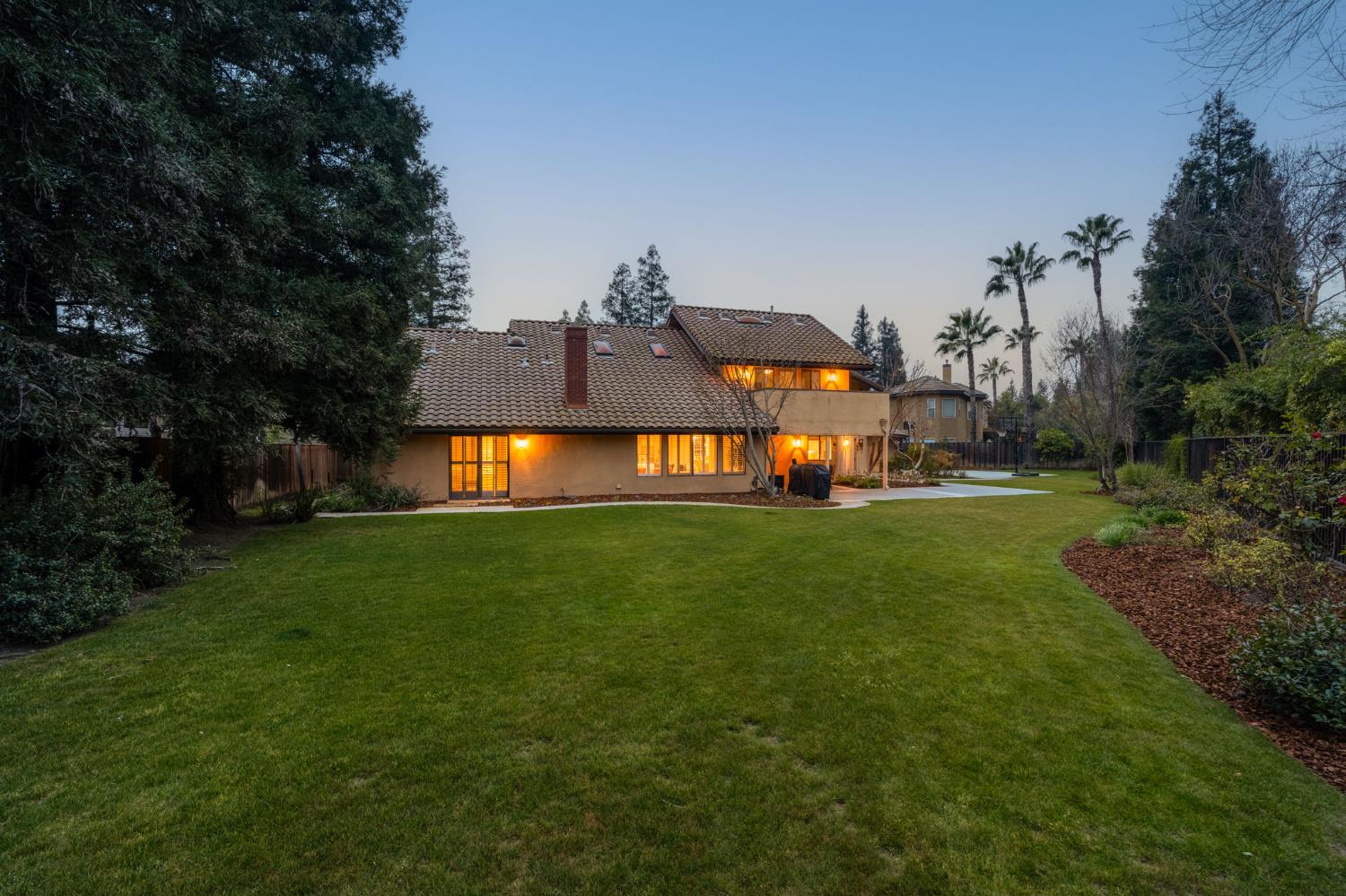 9981 N Madison Ridge Rd, Fresno, CA 93720