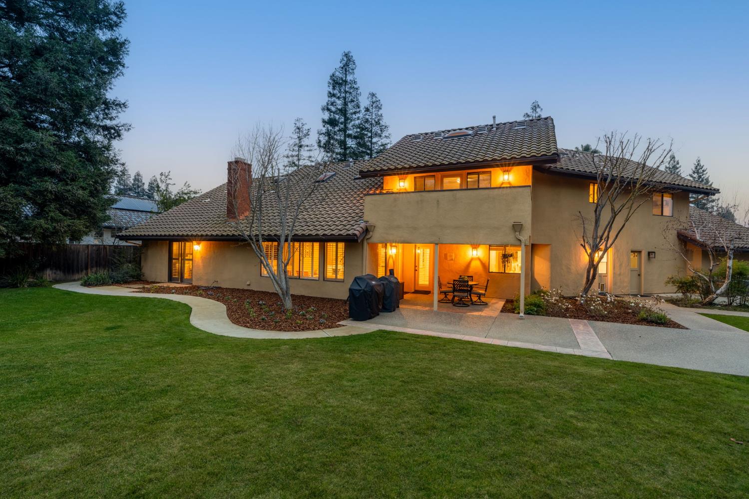 9981 N Madison Ridge Rd, Fresno, CA 93720