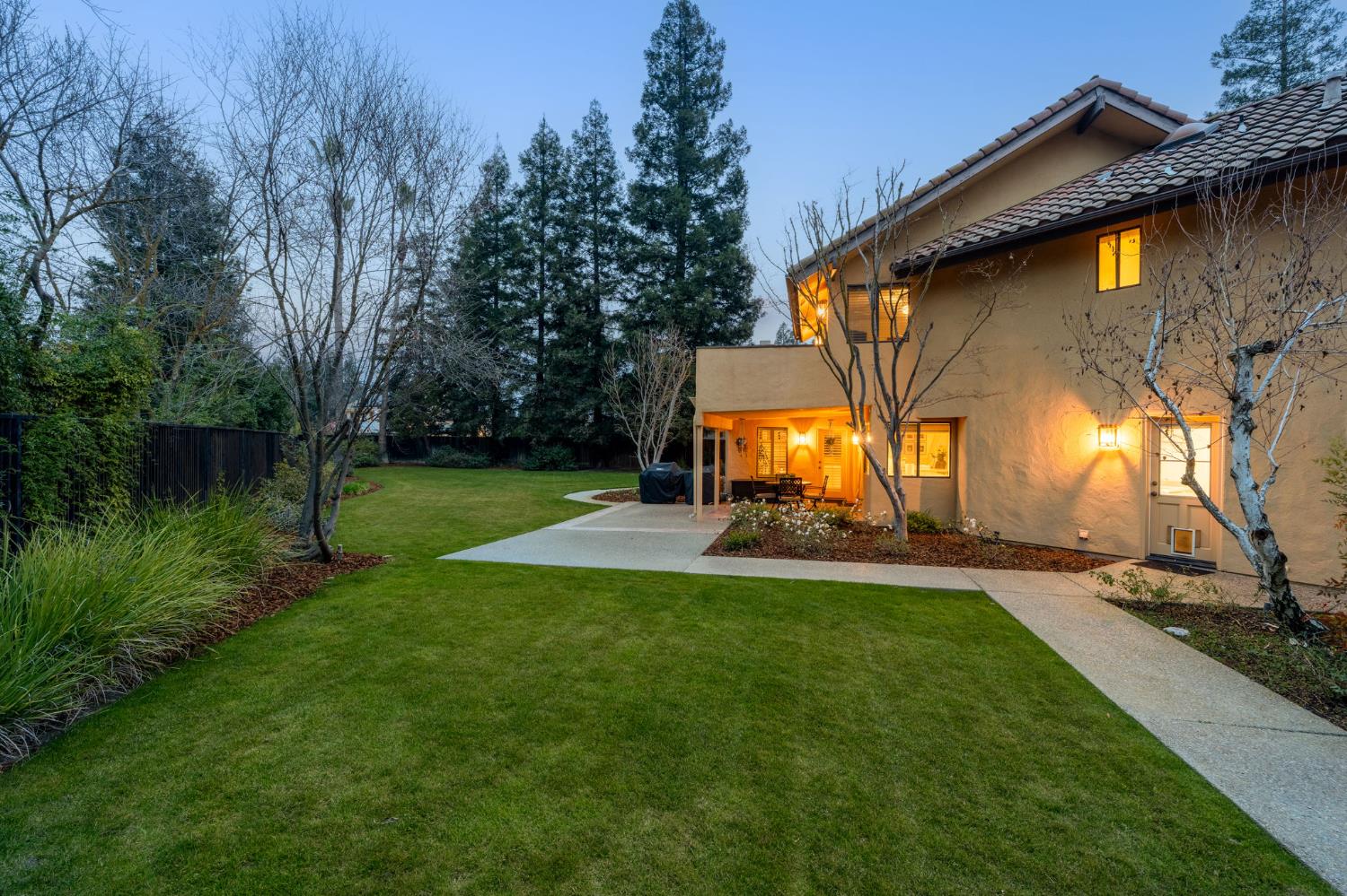 9981 N Madison Ridge Rd, Fresno, CA 93720