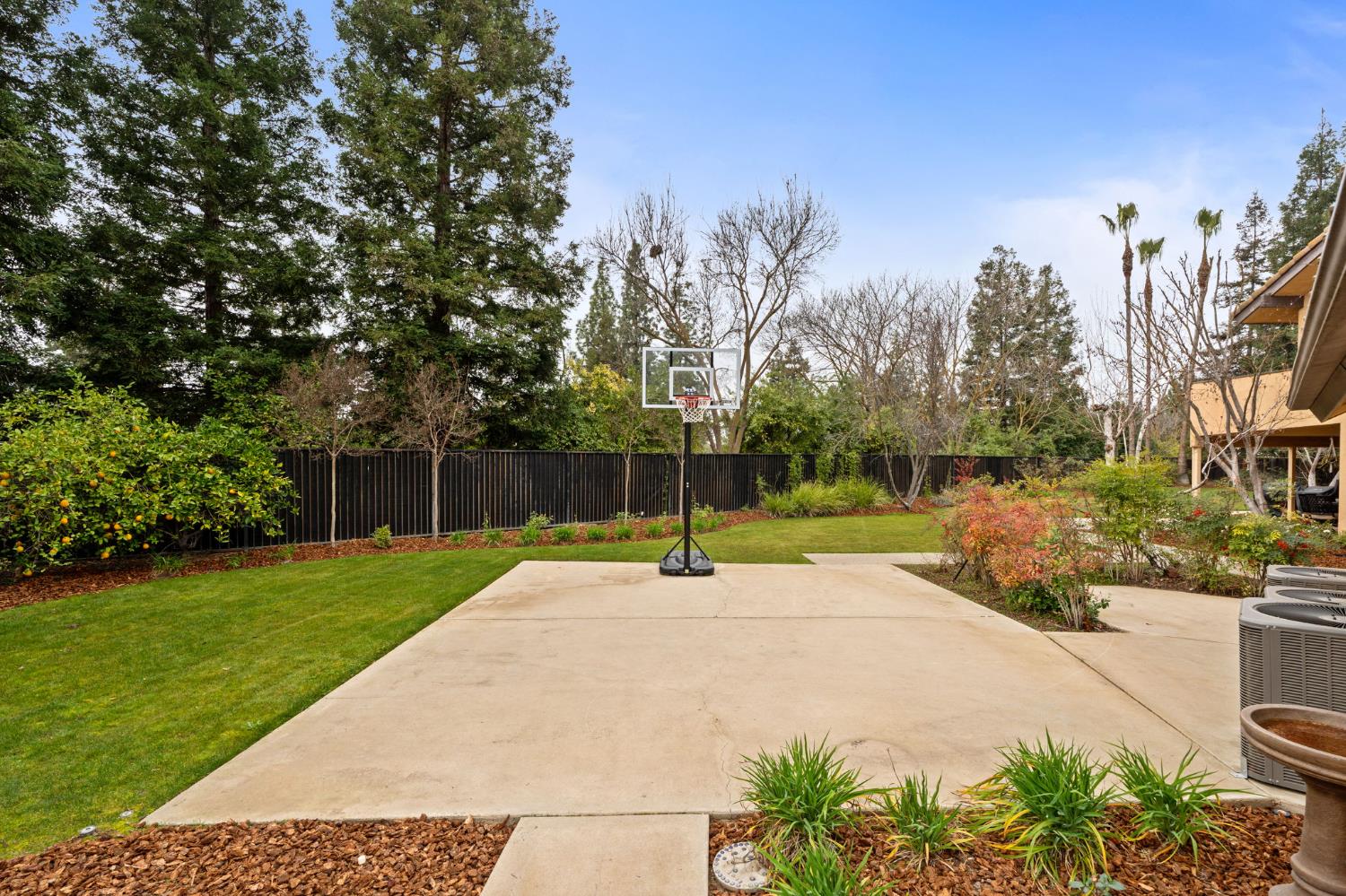 9981 N Madison Ridge Rd, Fresno, CA 93720