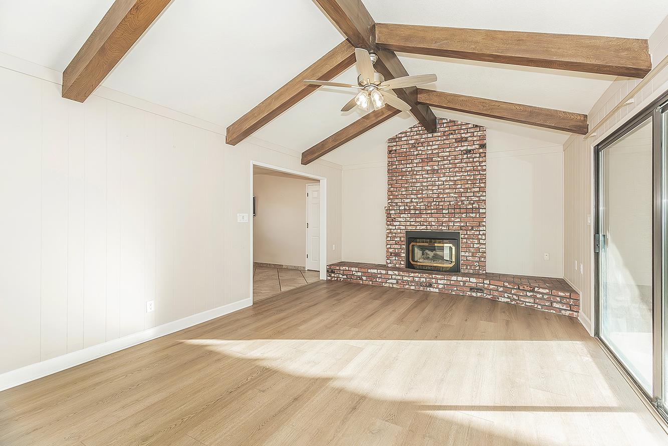 7677 N Gearhart Ave, Fresno, CA 93720