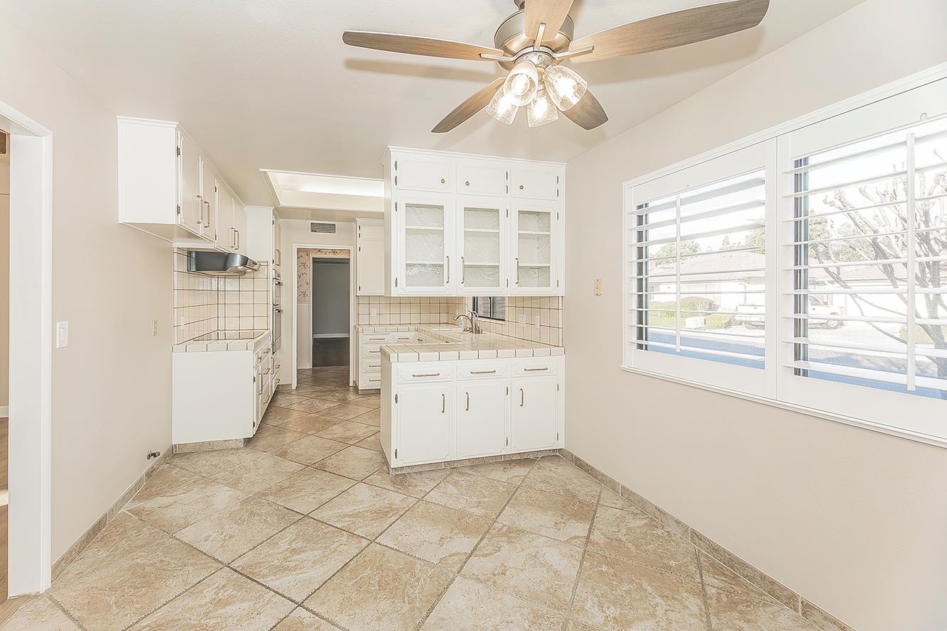 7677 N Gearhart Ave, Fresno, CA 93720