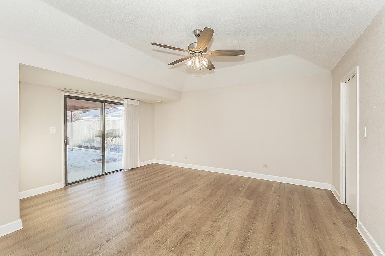 7677 N Gearhart Ave, Fresno, CA 93720