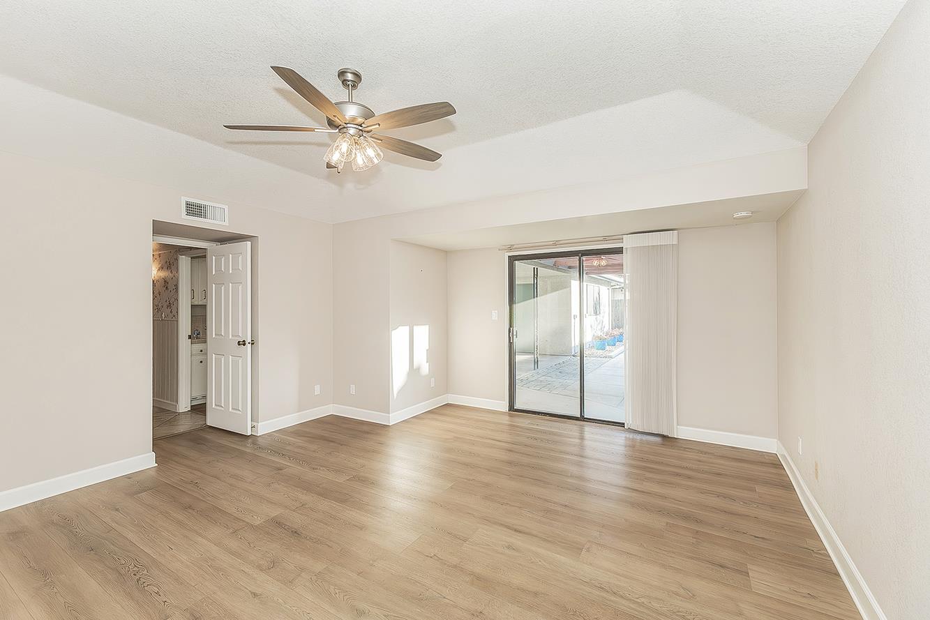 7677 N Gearhart Ave, Fresno, CA 93720