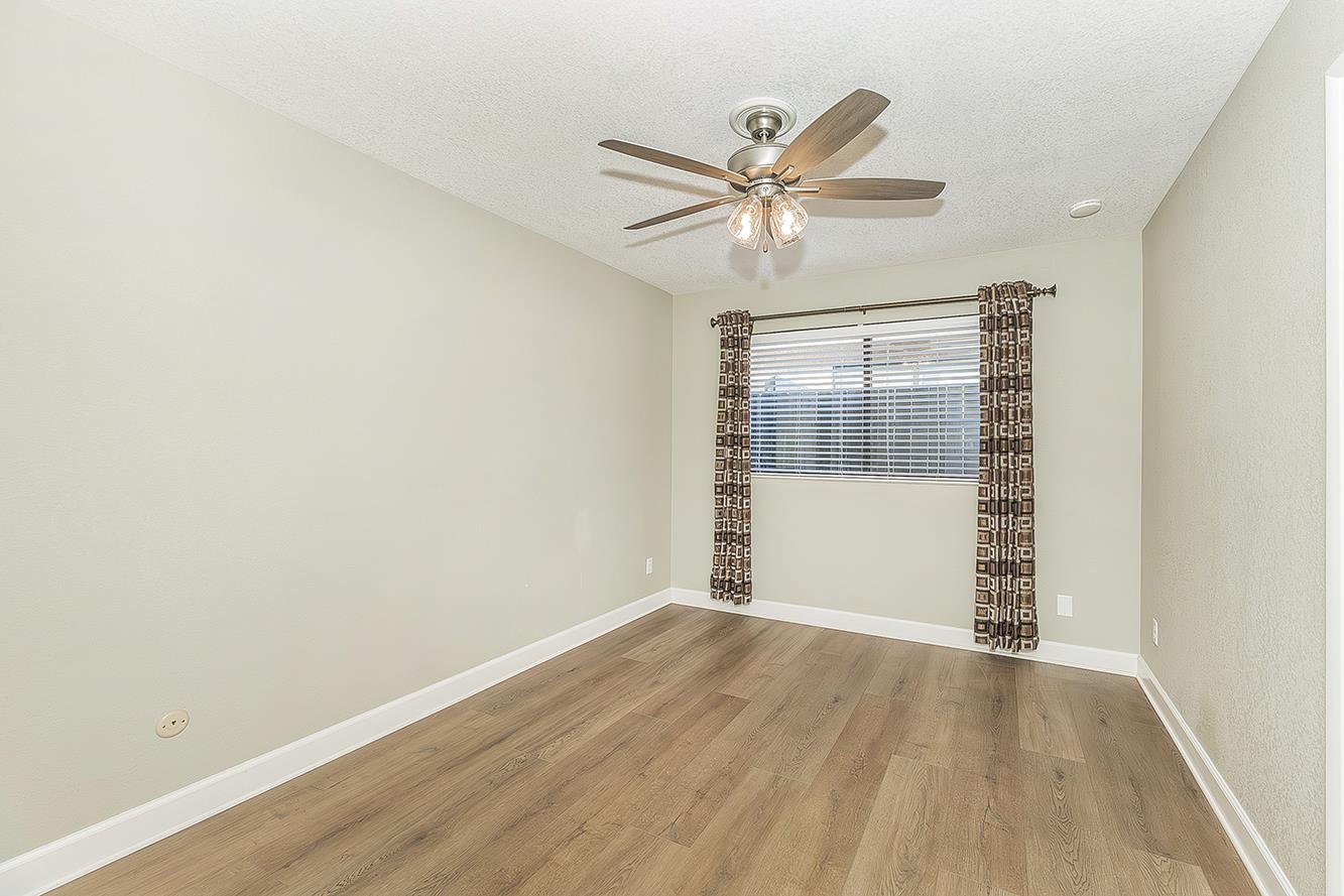 7677 N Gearhart Ave, Fresno, CA 93720