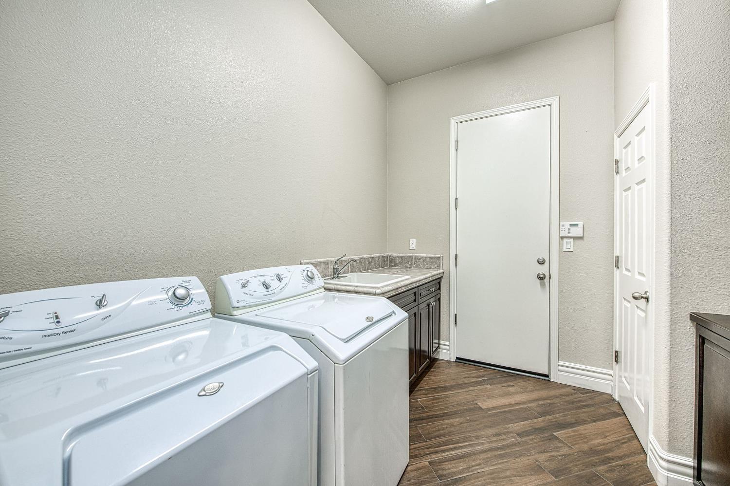 18729 Via Bellagio, Friant, CA 93626