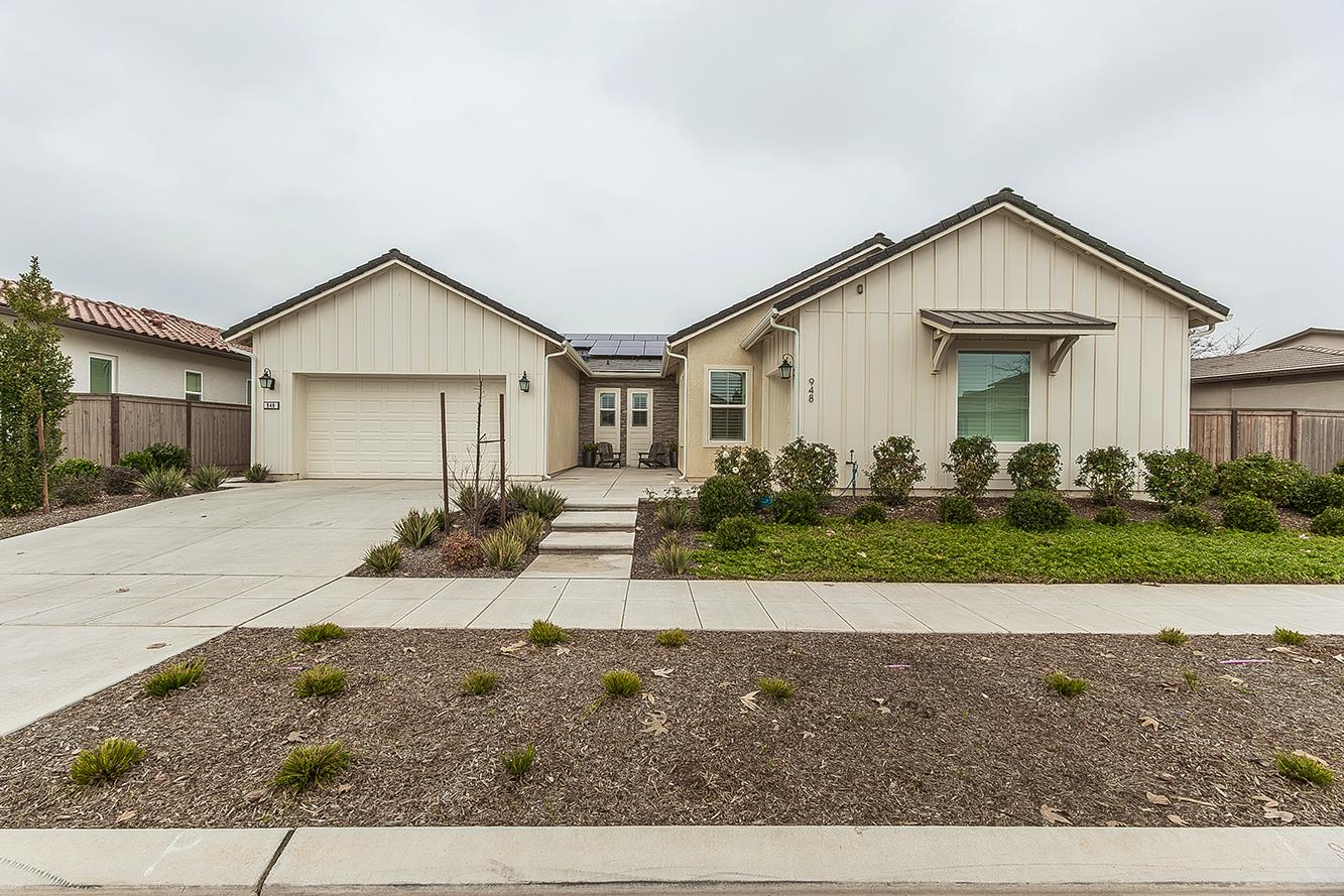 948 Beaver Pond Loop, Madera, CA 93636