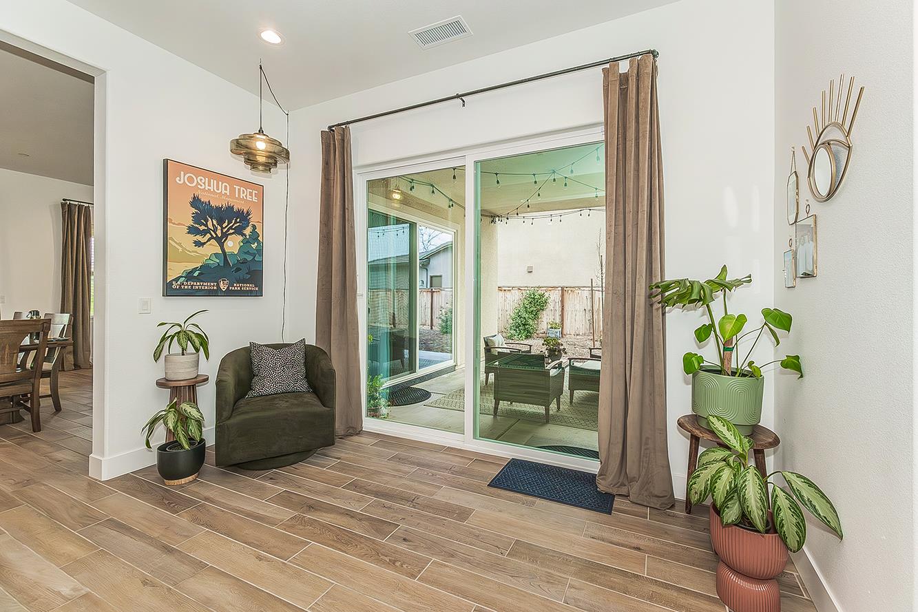 948 Beaver Pond Loop, Madera, CA 93636