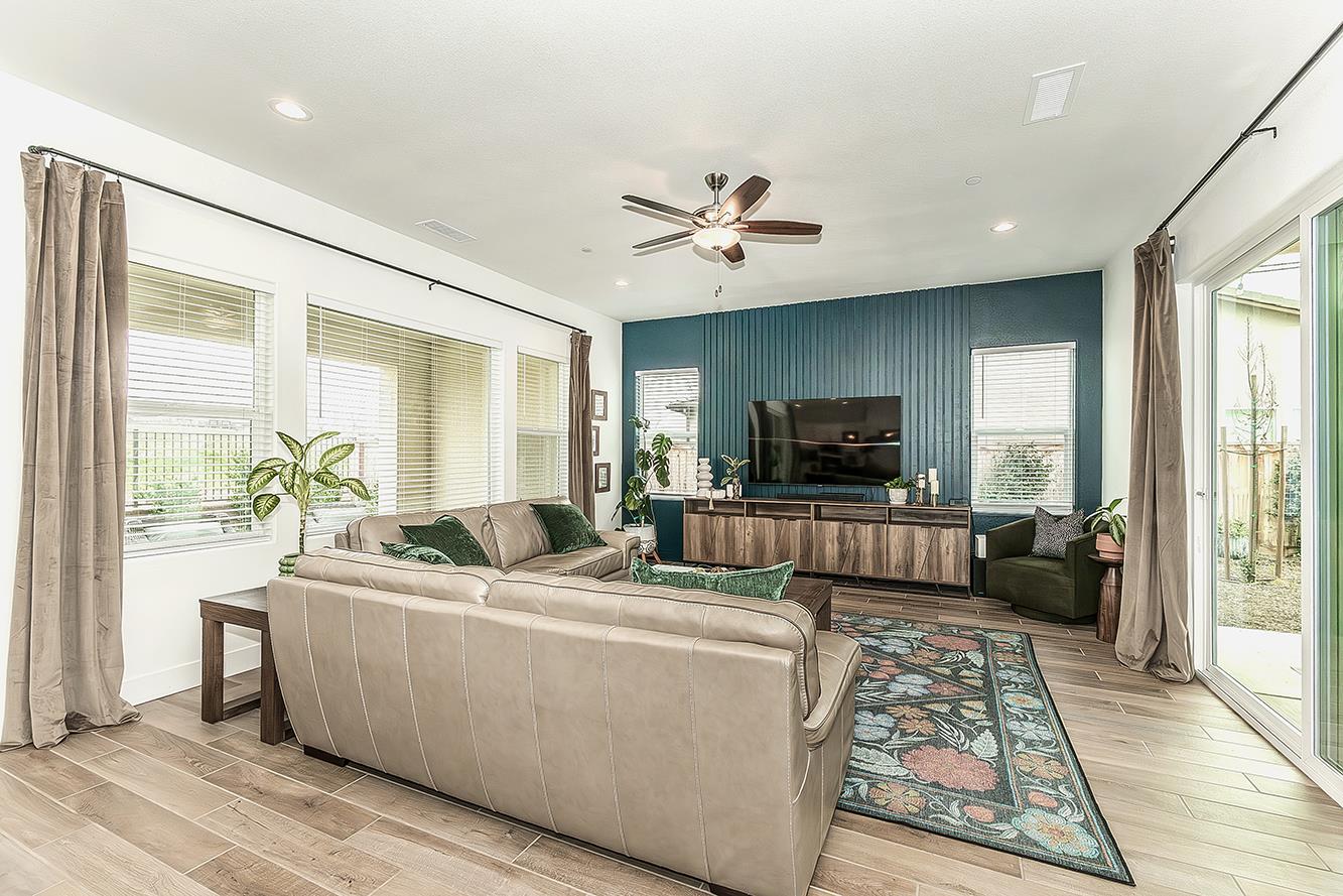 948 Beaver Pond Loop, Madera, CA 93636