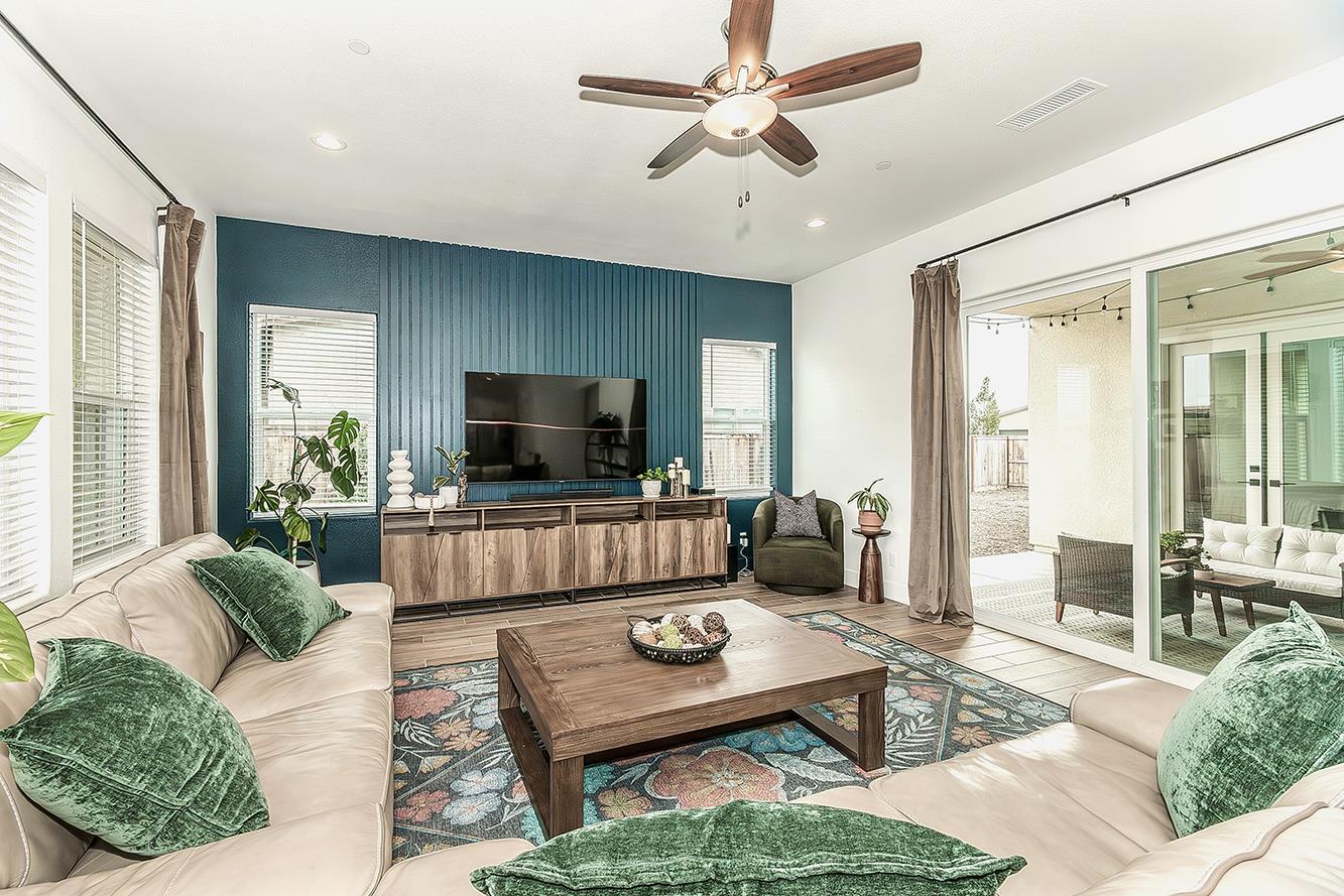 948 Beaver Pond Loop, Madera, CA 93636