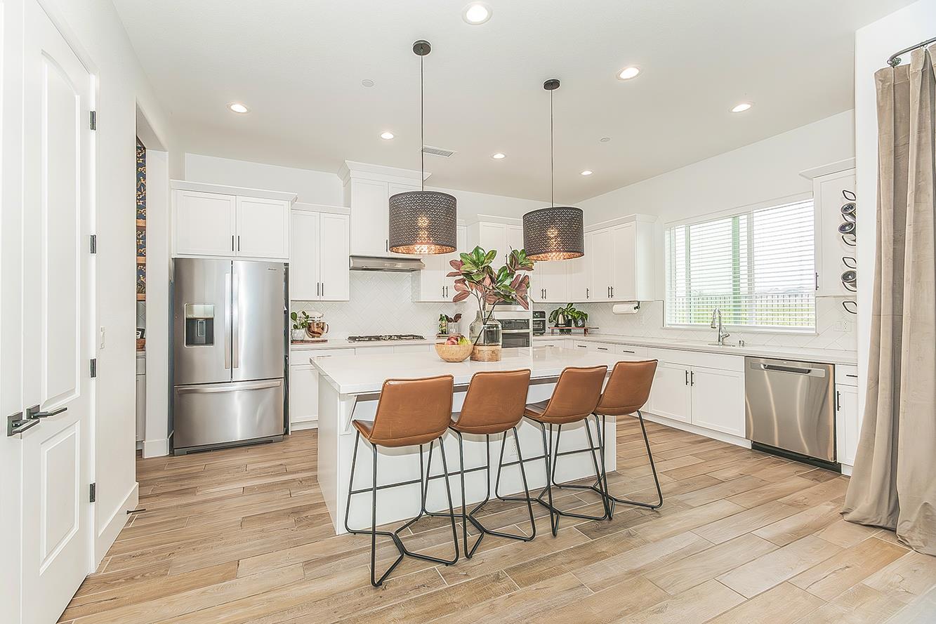 948 Beaver Pond Loop, Madera, CA 93636