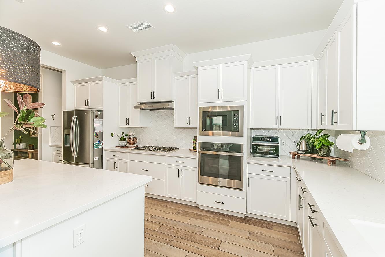 948 Beaver Pond Loop, Madera, CA 93636