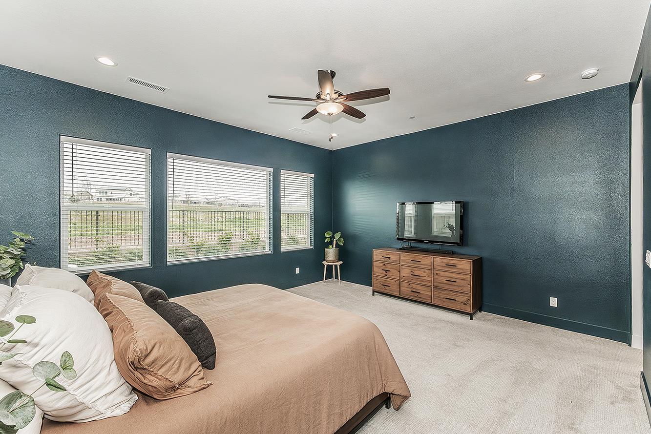 948 Beaver Pond Loop, Madera, CA 93636