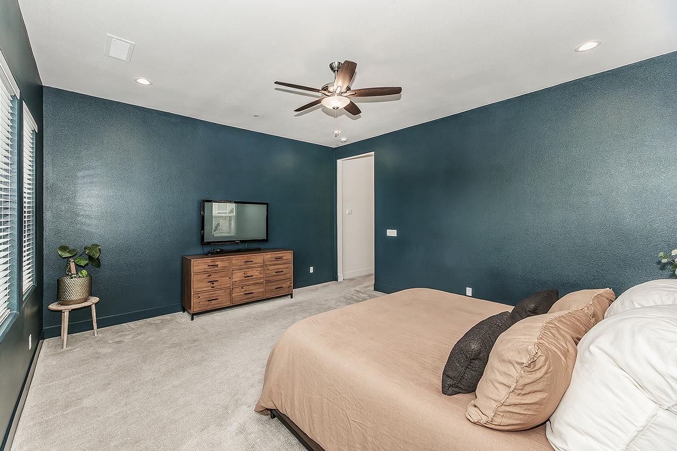 948 Beaver Pond Loop, Madera, CA 93636