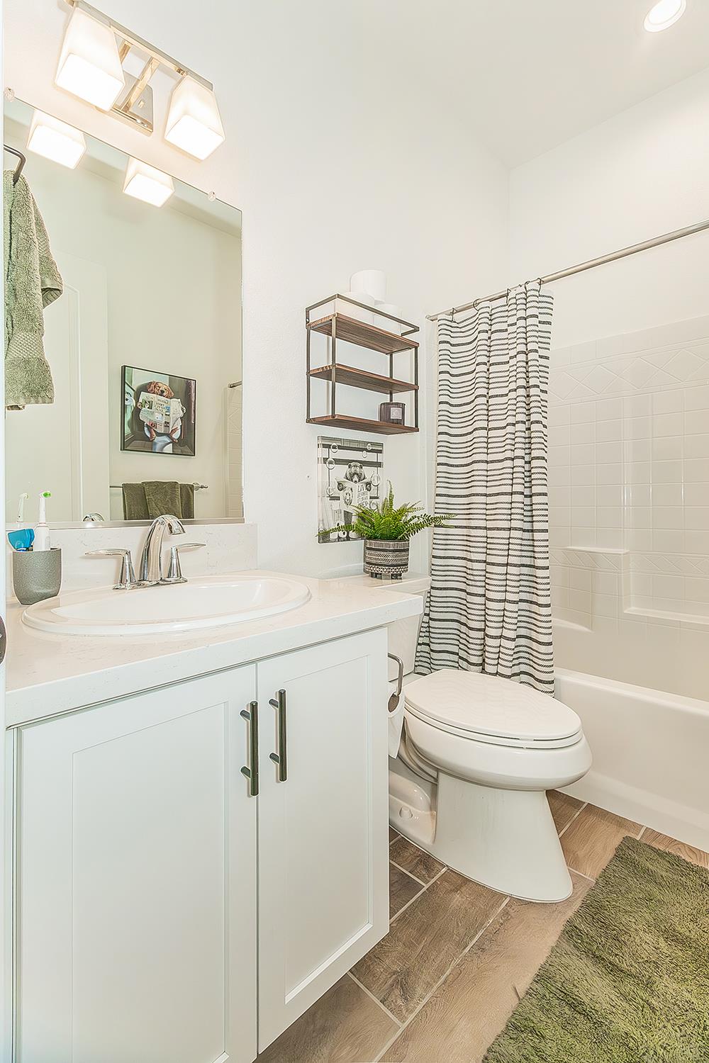 948 Beaver Pond Loop, Madera, CA 93636