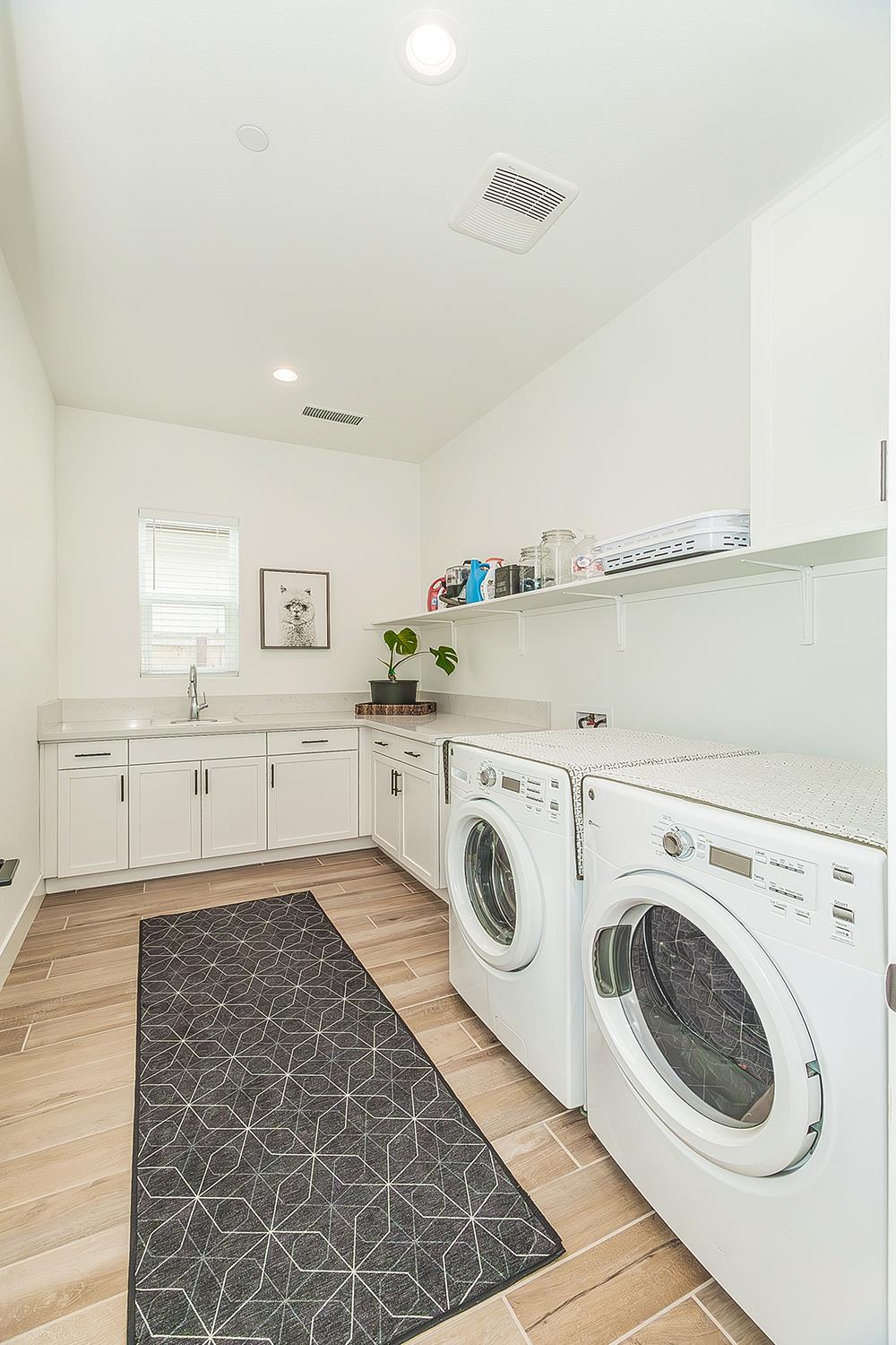 948 Beaver Pond Loop, Madera, CA 93636