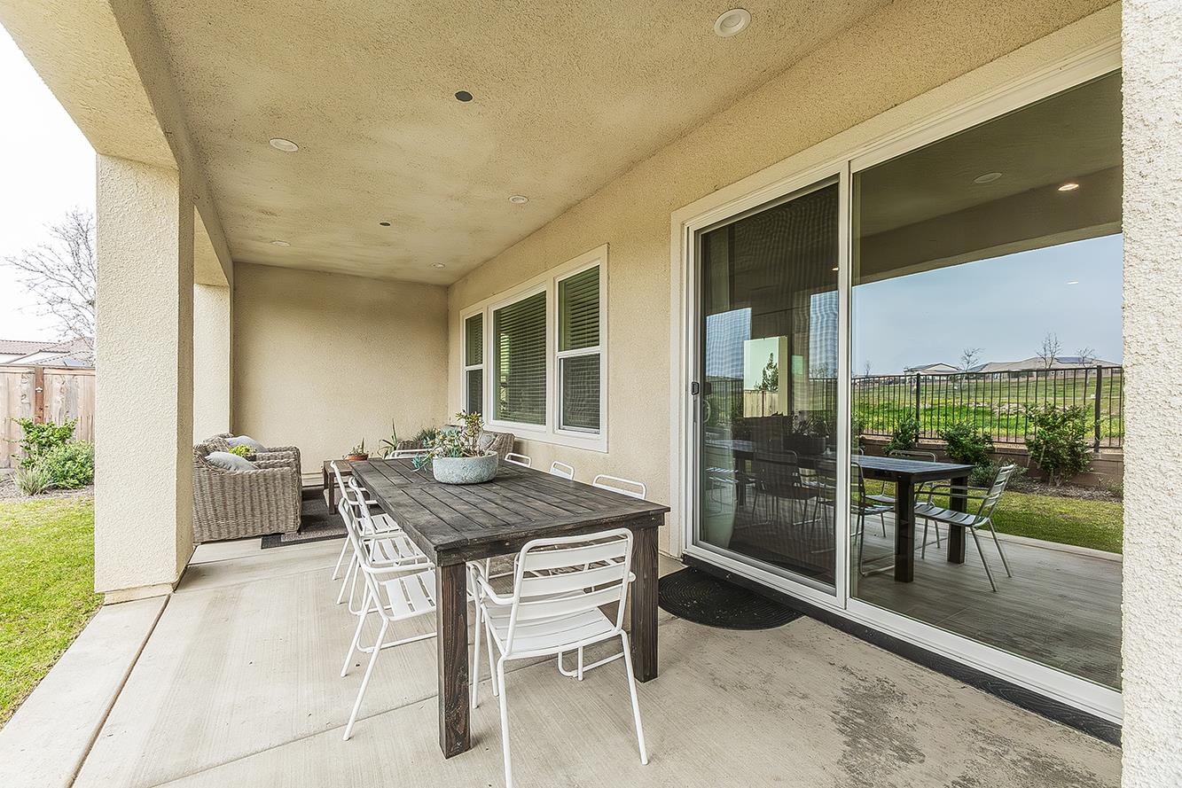 948 Beaver Pond Loop, Madera, CA 93636