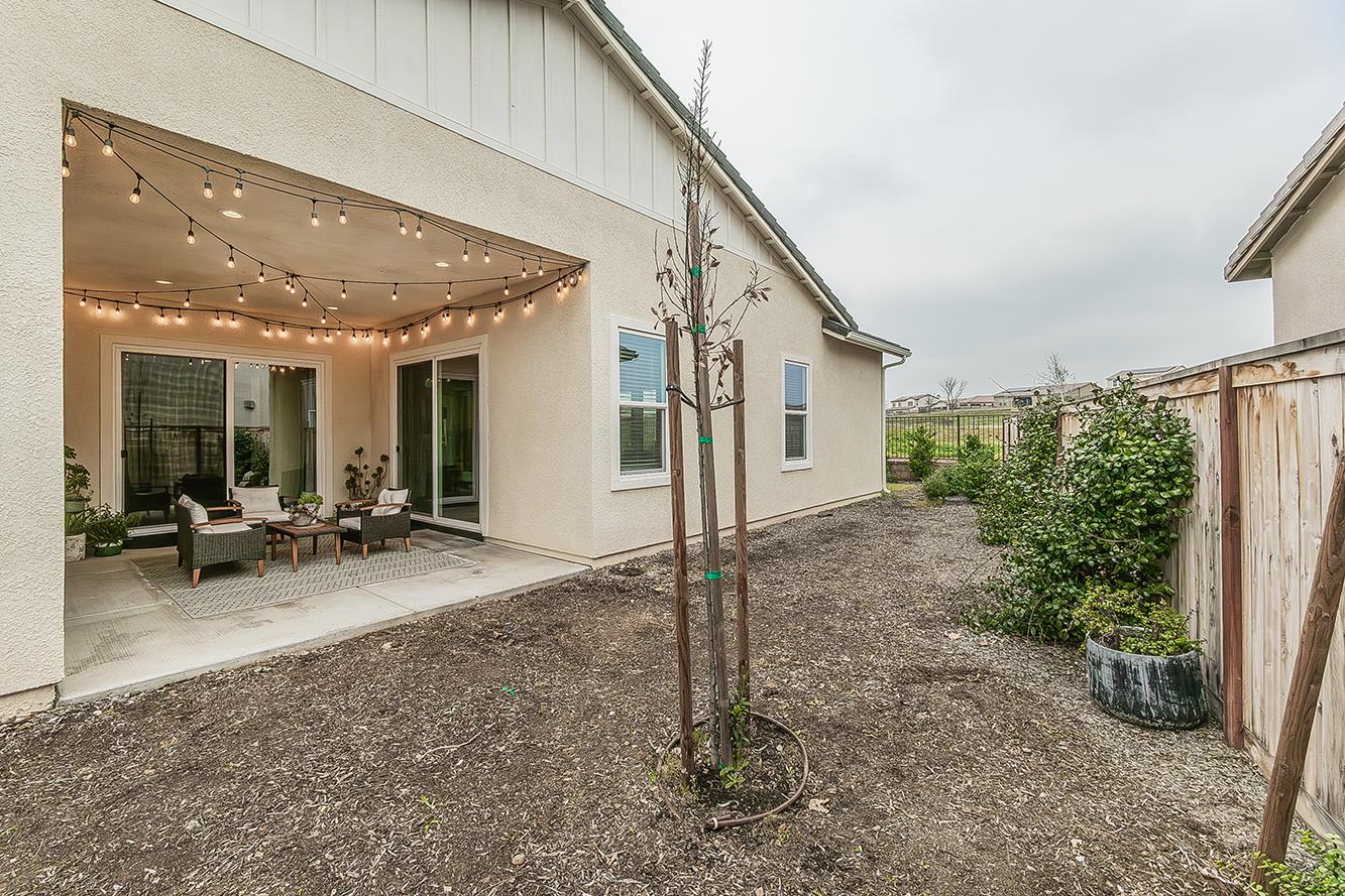 948 Beaver Pond Loop, Madera, CA 93636