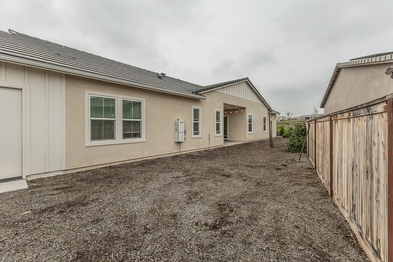 948 Beaver Pond Loop, Madera, CA 93636