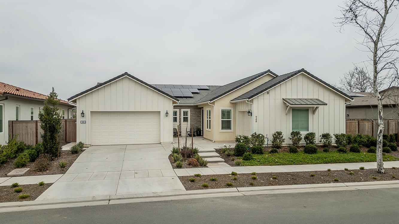 948 Beaver Pond Loop, Madera, CA 93636