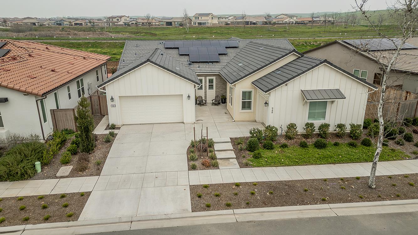 948 Beaver Pond Loop, Madera, CA 93636