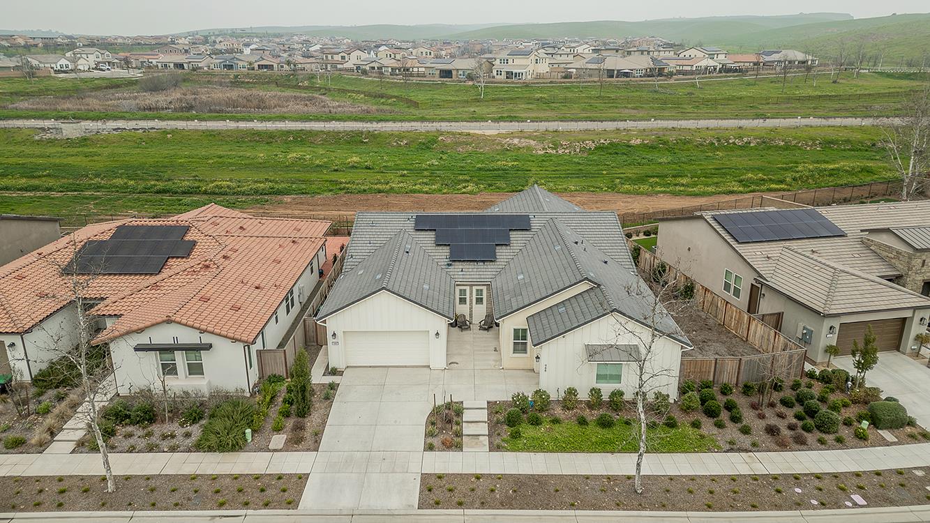 948 Beaver Pond Loop, Madera, CA 93636