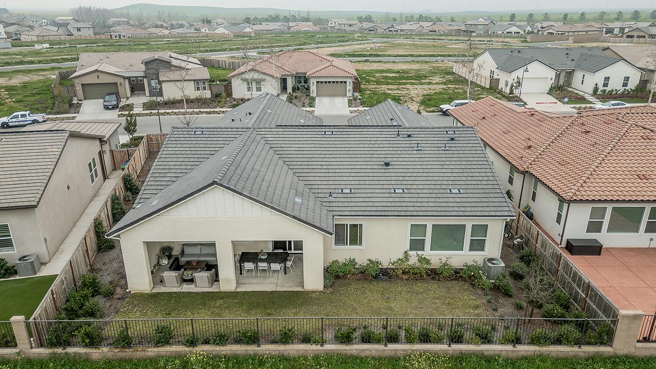 948 Beaver Pond Loop, Madera, CA 93636