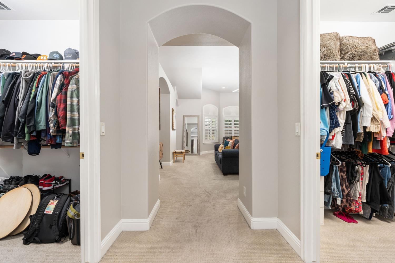 1674 E Shadow Glen Dr, Fresno, CA 93730