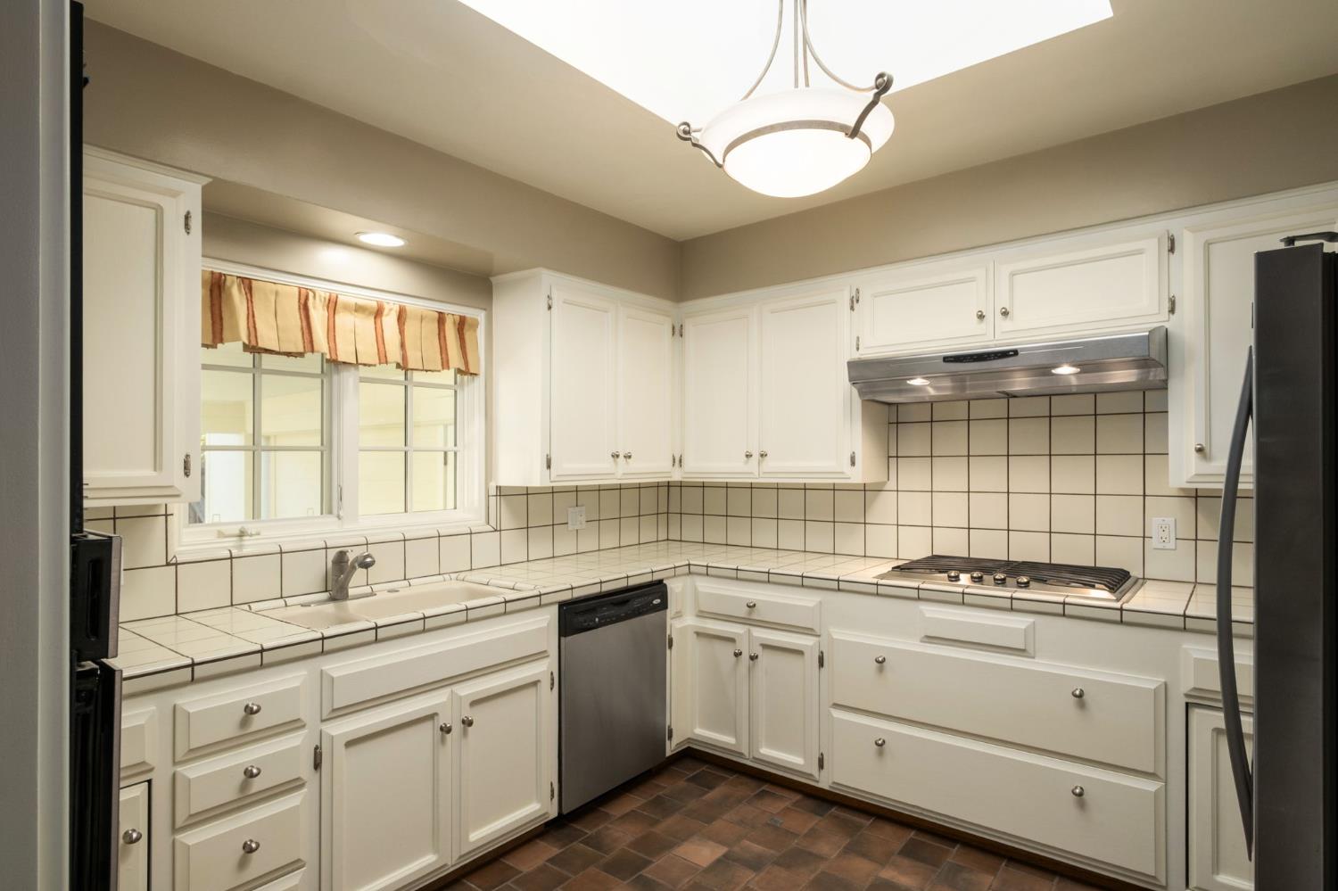 4564 N Van Ness Blvd, Fresno, CA 93704