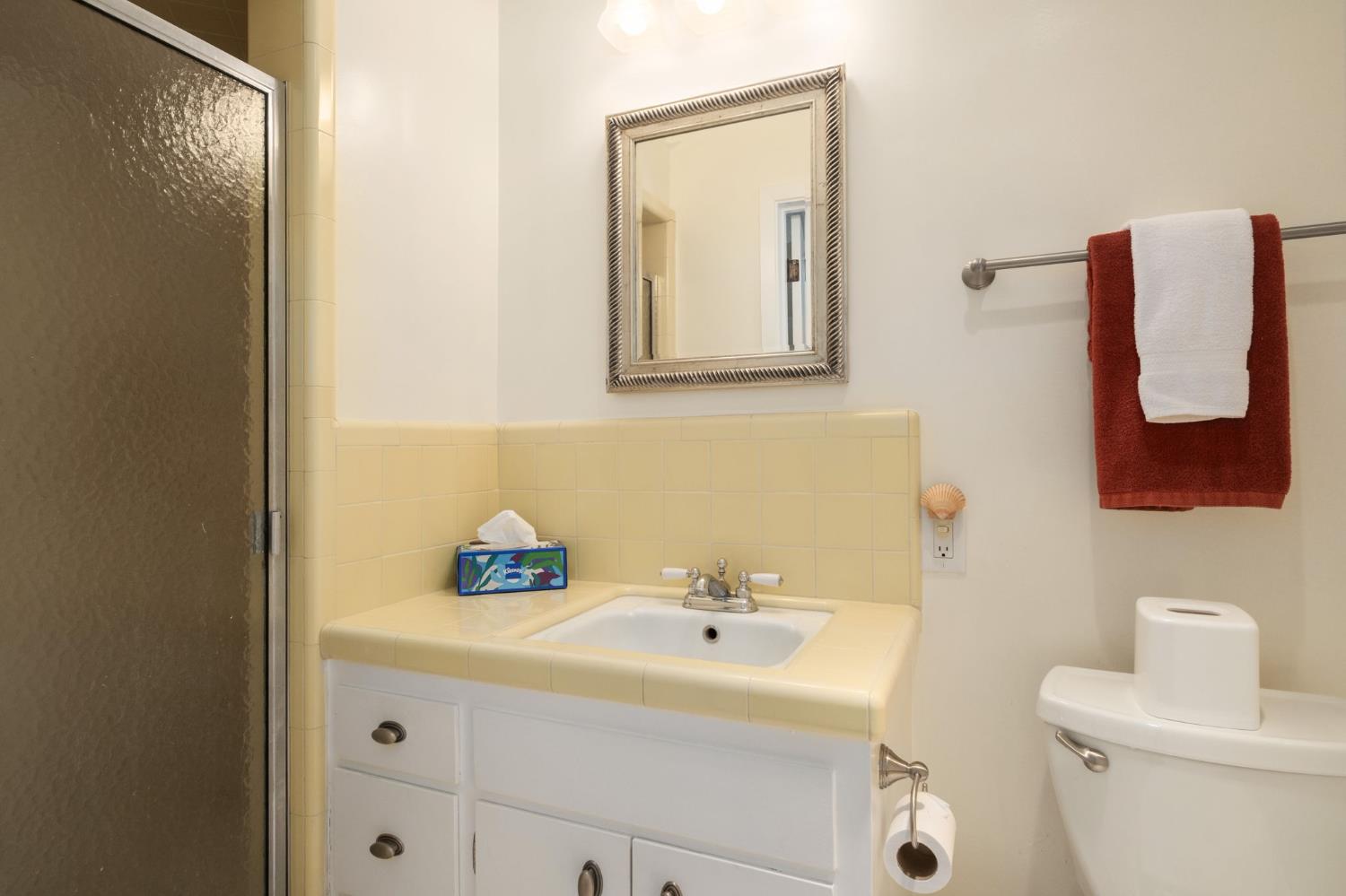 4564 N Van Ness Blvd, Fresno, CA 93704