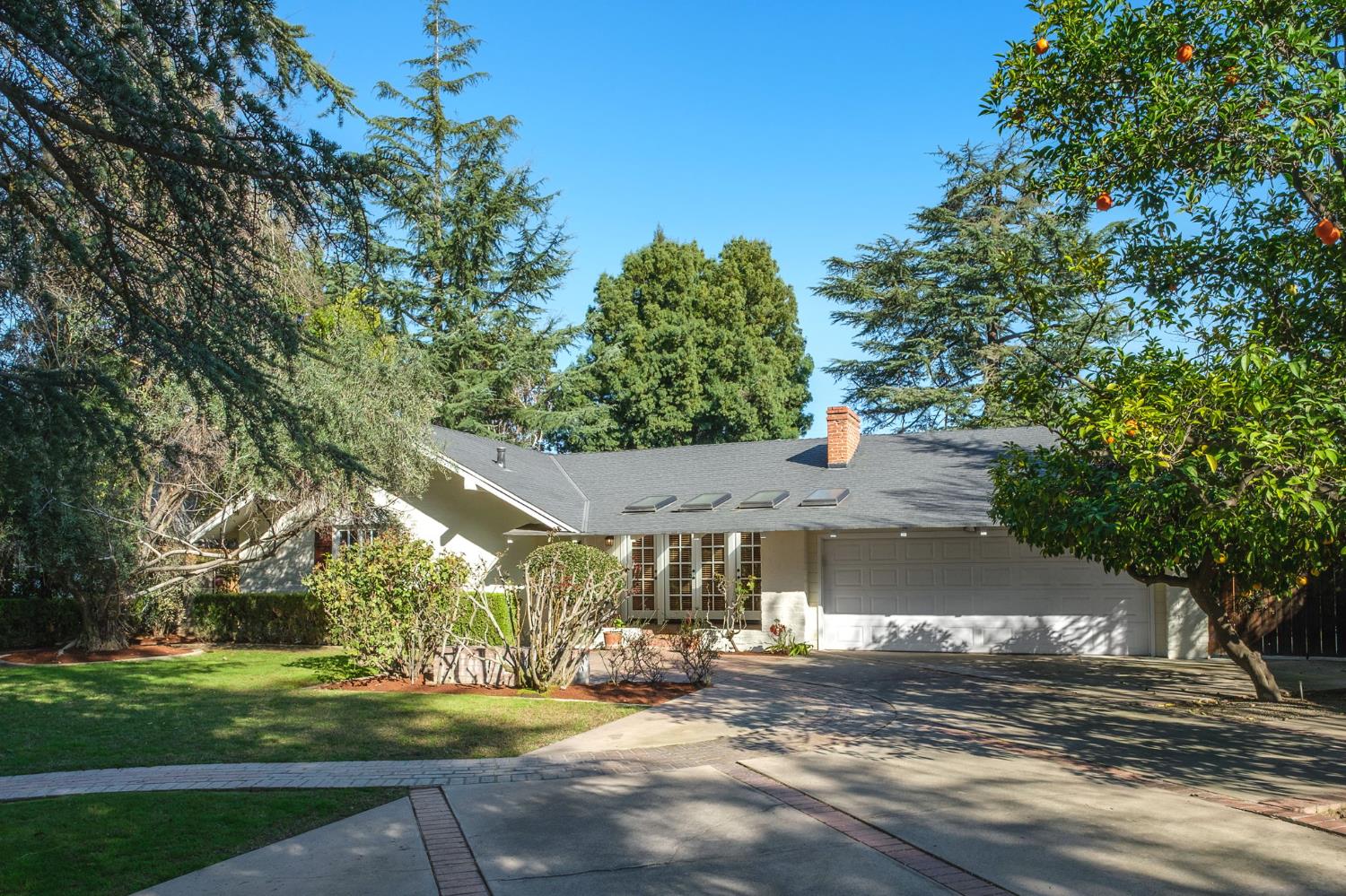 4564 N Van Ness Blvd, Fresno, CA 93704