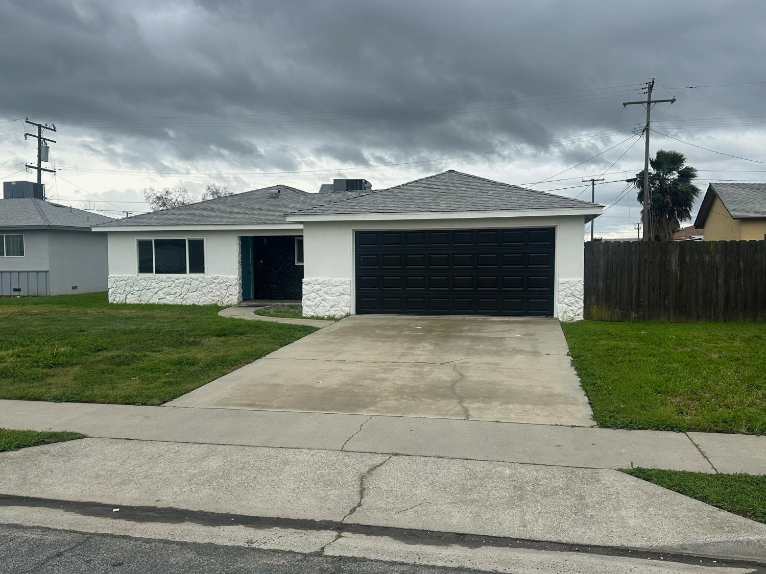 8625 La Vaca Way, Hanford, CA 93230